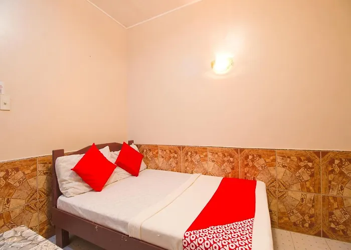 Hotel Oyo 761 Caza Southville Apartelle 3*